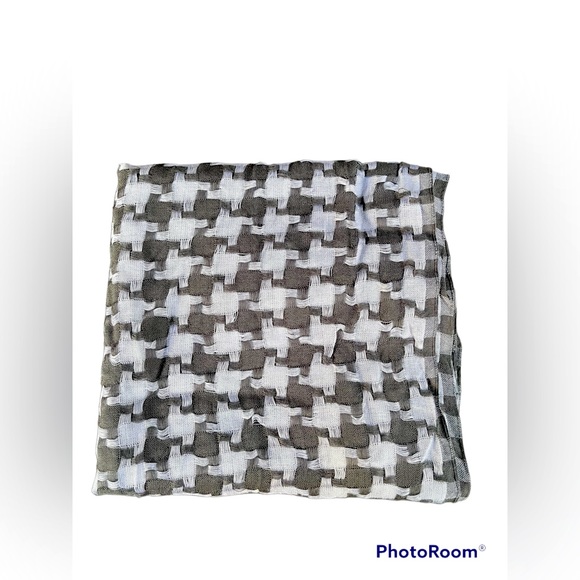 Candies Checkered Infinity Scarf - Picture 3 of 4